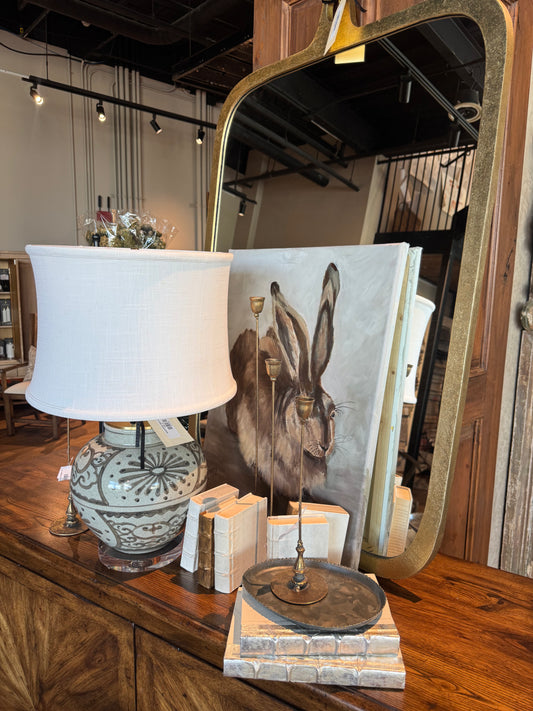 Brown/White Vase Lamp