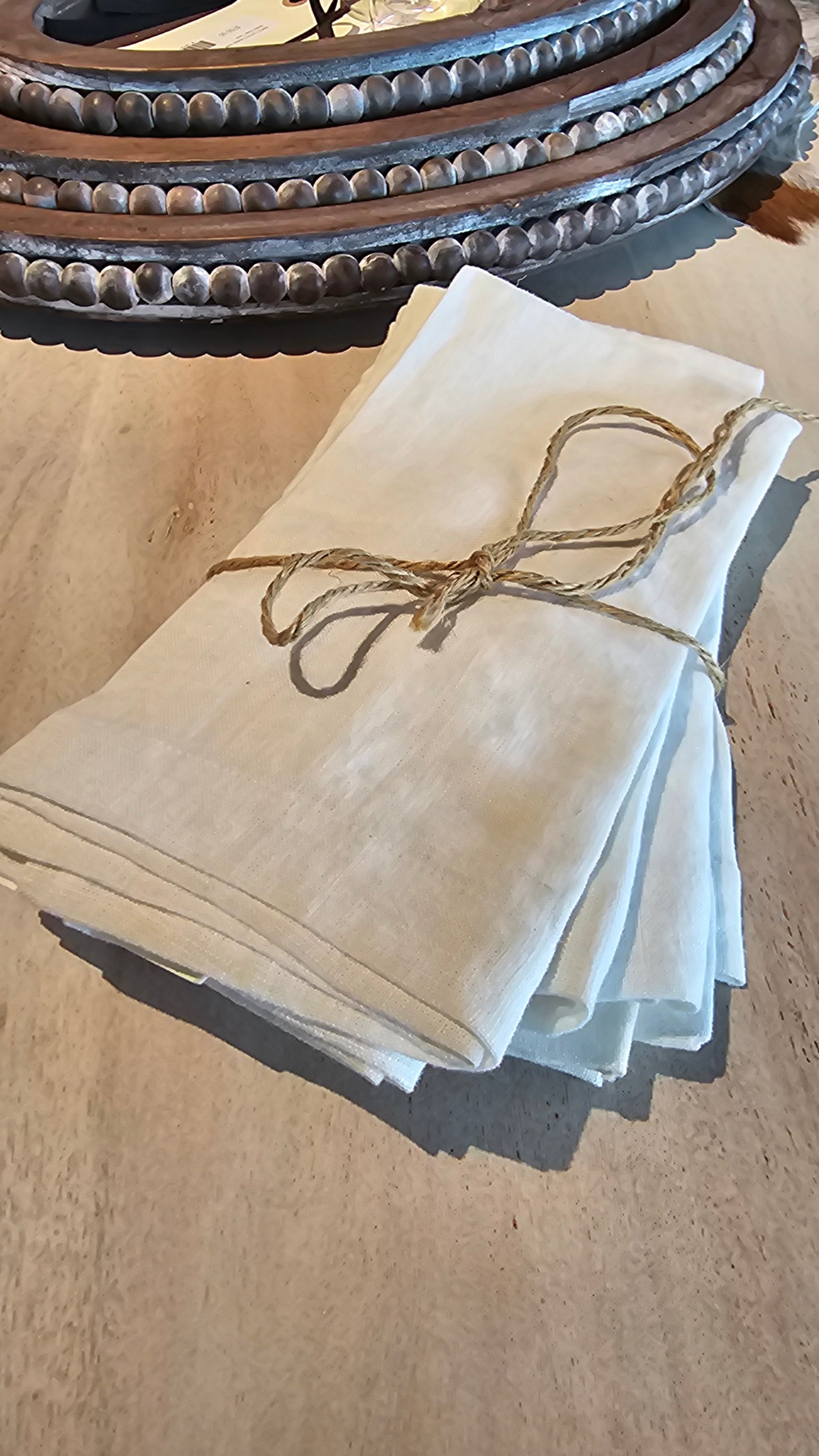 LIN40 White Napkin set/4
