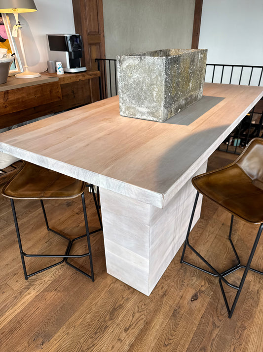 Yvonne Bar Table